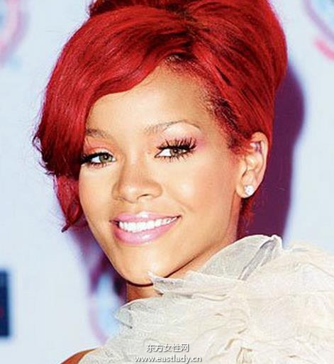 在家DIY喜興漂亮發(fā)色 開開心心上班