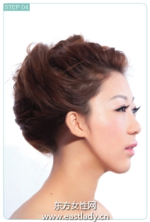 時(shí)尚盤發(fā)戴上網(wǎng)紗增加朦朧感