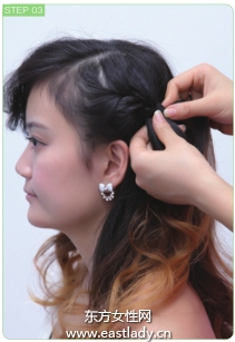 日系卷發(fā)發(fā)型搭配蝴蝶結(jié)居家好女人