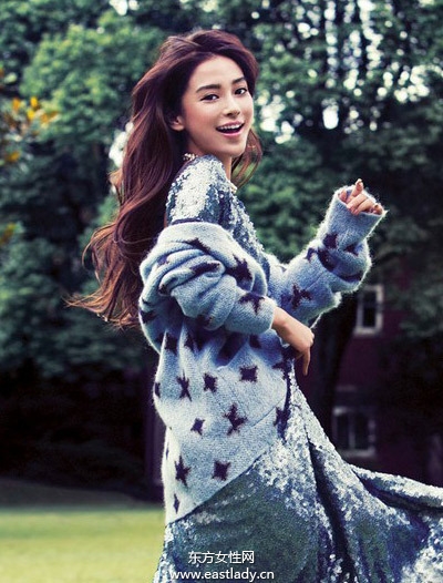 Angelababy展示新發(fā)型俏皮可愛(ài)