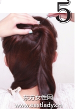 分區(qū)擰卷盤發(fā)發(fā)型設(shè)計(jì)圖解