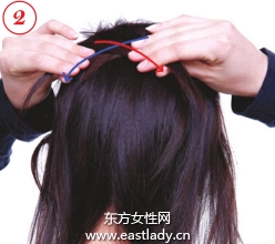 適合參加休閑活動的魚骨辮發(fā)型設計