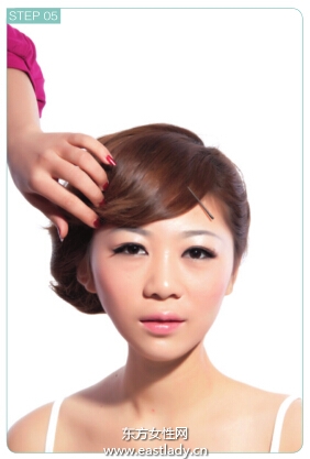 自己如何簡單盤發(fā)