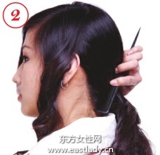 浪漫優(yōu)稚卷發(fā)發(fā)型當(dāng)宴會中的公主