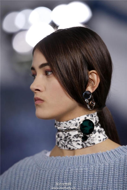 低馬尾的幾種變化 這樣綁立馬變小臉