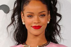 炎炎夏日如何扎發(fā)最養(yǎng)眼 趕緊get好這7位女明星