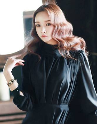 9款時(shí)尚職業(yè)裝發(fā)型 輕松幫你打造職場(chǎng)時(shí)尚達(dá)人范