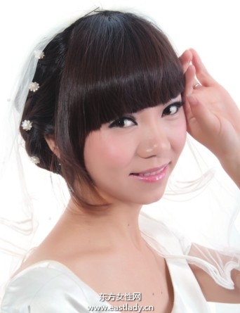 珍珠發(fā)夾點綴短發(fā)發(fā)型可愛極了