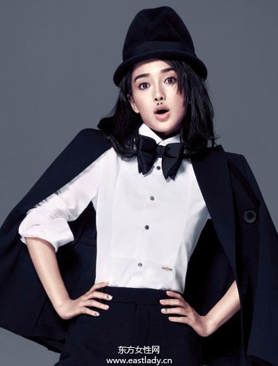 Angelababy展示新發(fā)型俏皮可愛(ài)