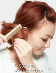 側(cè)團(tuán)子發(fā)辮顯示女性干練爽朗性格