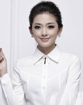 9款時(shí)尚職業(yè)裝發(fā)型 輕松幫你打造職場(chǎng)時(shí)尚達(dá)人范