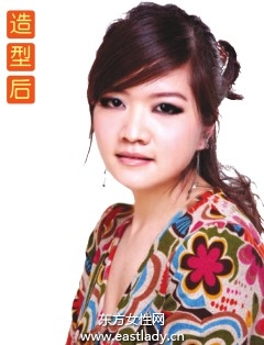 高貴典雅中發(fā)發(fā)型讓答顯得成熟穩(wěn)重