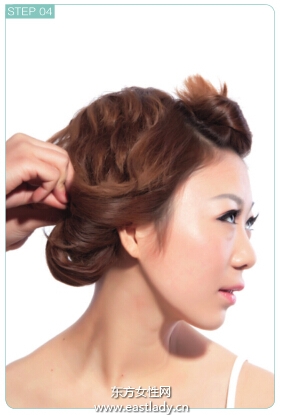 自己如何簡單盤發(fā)