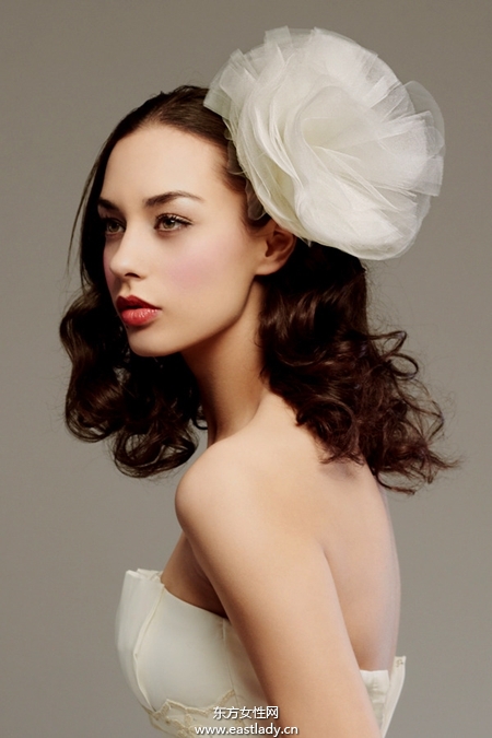 春暖花開 春季花朵新娘發(fā)型