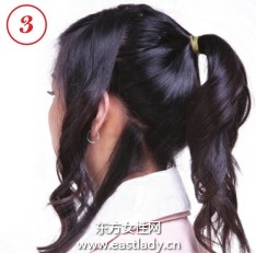 浪漫優(yōu)稚卷發(fā)發(fā)型當(dāng)宴會中的公主