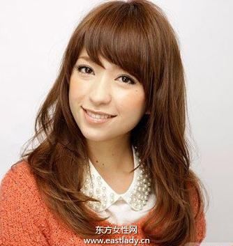 甜美長(zhǎng)發(fā)燙發(fā)發(fā)型 盡顯清新柔美風(fēng)范