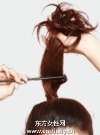 2013最新蓬松高盤發(fā)造型 給人瀟灑不拘一格之感