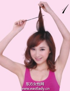 小禮帽搭配微卷發(fā)讓發(fā)型變得格外搶眼