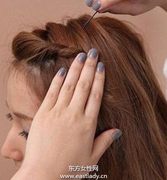 波波頭盤發(fā)發(fā)型步驟 打造不一樣的優(yōu)雅氣質(zhì)范