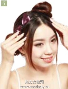 嬉哈風(fēng)格雙丸子發(fā)型扎法