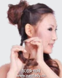 高發(fā)髻麻花辮打造少女般青春發(fā)型