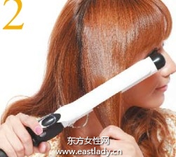 用電吹風做出蓬松劉海與卷發(fā)