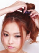 適合圓臉MM的中分劉海盤發(fā)發(fā)型設(shè)計