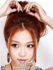 適合頭發(fā)少的MM馬尾辮綁法