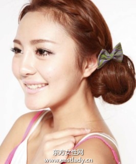 可愛不失端莊側編發(fā)盤發(fā)發(fā)型