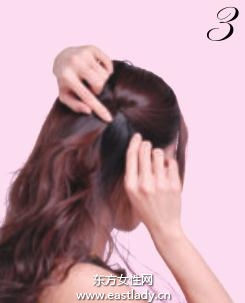 隨性卷發(fā)造型營造妖艷不媚俗酷感