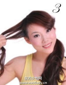 厚重卷發(fā)發(fā)型不斷提高女人性感指數(shù)