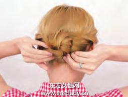 最新卷發(fā)發(fā)型清爽又高雅