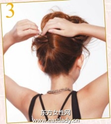 適合小臉發(fā)型的上翻劉海梳法