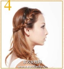 編發(fā)手法搭配微卷發(fā)尾打造清新感發(fā)型