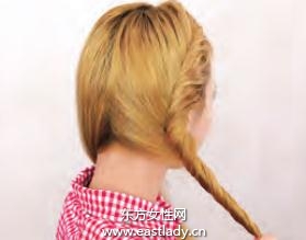 最新卷發(fā)發(fā)型清爽又高雅