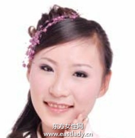 頭花+橡皮筋打造文靜靈動(dòng)淑女發(fā)型
