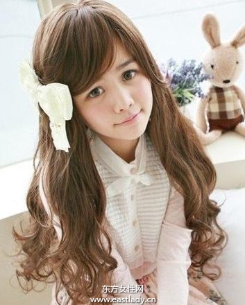 甜美長發(fā)燙發(fā)發(fā)型 盡顯清新柔美風范