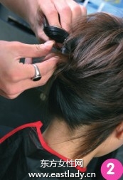 好看馬尾發(fā)型展現(xiàn)別致美