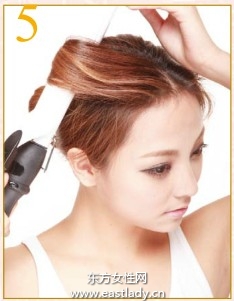 飽滿盤發(fā)展現(xiàn)女性成熟魅力