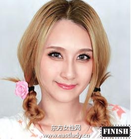 清純可愛長(zhǎng)發(fā)大辮子的編法