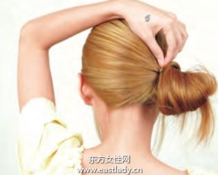 2013最新側(cè)花苞發(fā)型設(shè)計(jì)簡約不簡單