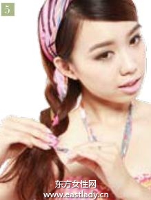 側(cè)三股絲帶編發(fā)休閑旅行首選發(fā)型