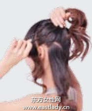 高發(fā)髻麻花辮打造少女般青春發(fā)型