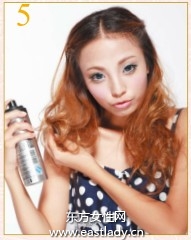 雙側藏劉海散發(fā)提升時尚感