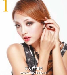 單側(cè)繞編絲巾辮營造復(fù)古華麗風(fēng)情