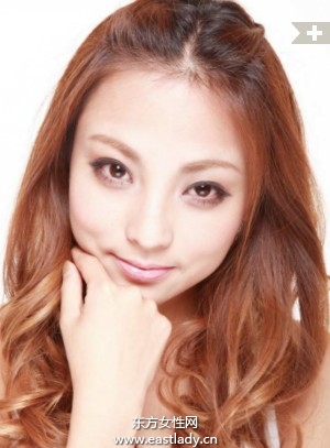 旋擰發(fā)固定劉海展現(xiàn)成熟女人味