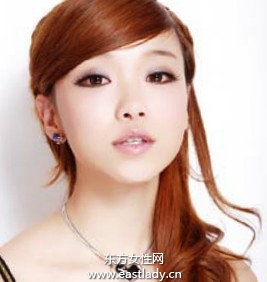 墊高頂發(fā)造型煥發(fā)層次感、立體感