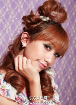 糖果蝴蝶結(jié)發(fā)型 散發(fā)女性成熟魅力