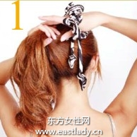 俏皮馬尾側(cè)翹辮法造型設(shè)計(jì)