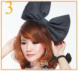 米奇女卷發(fā)發(fā)型突出時尚感